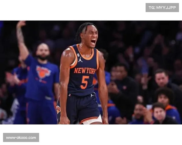 猛龙奎克利借掩护突破抛投，打板命中并造成对手防守犯规